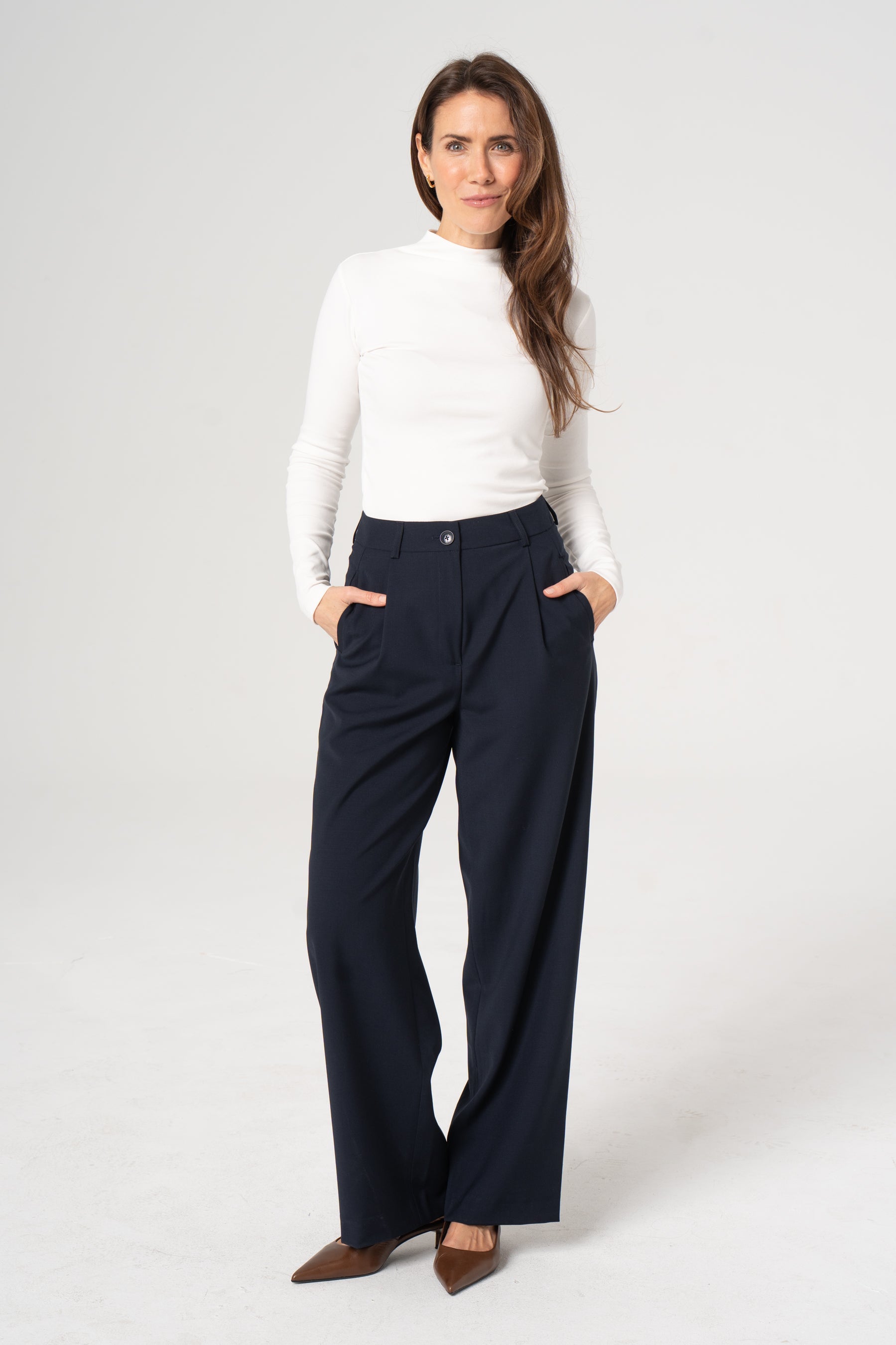 EWELINA navy wool trousers
