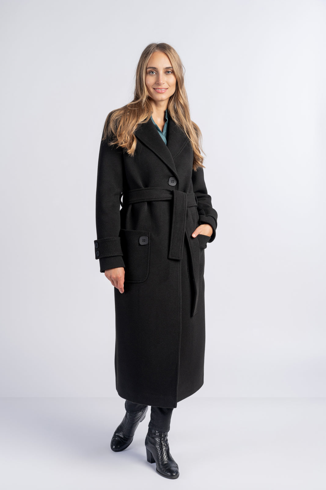 ESTERA coat black