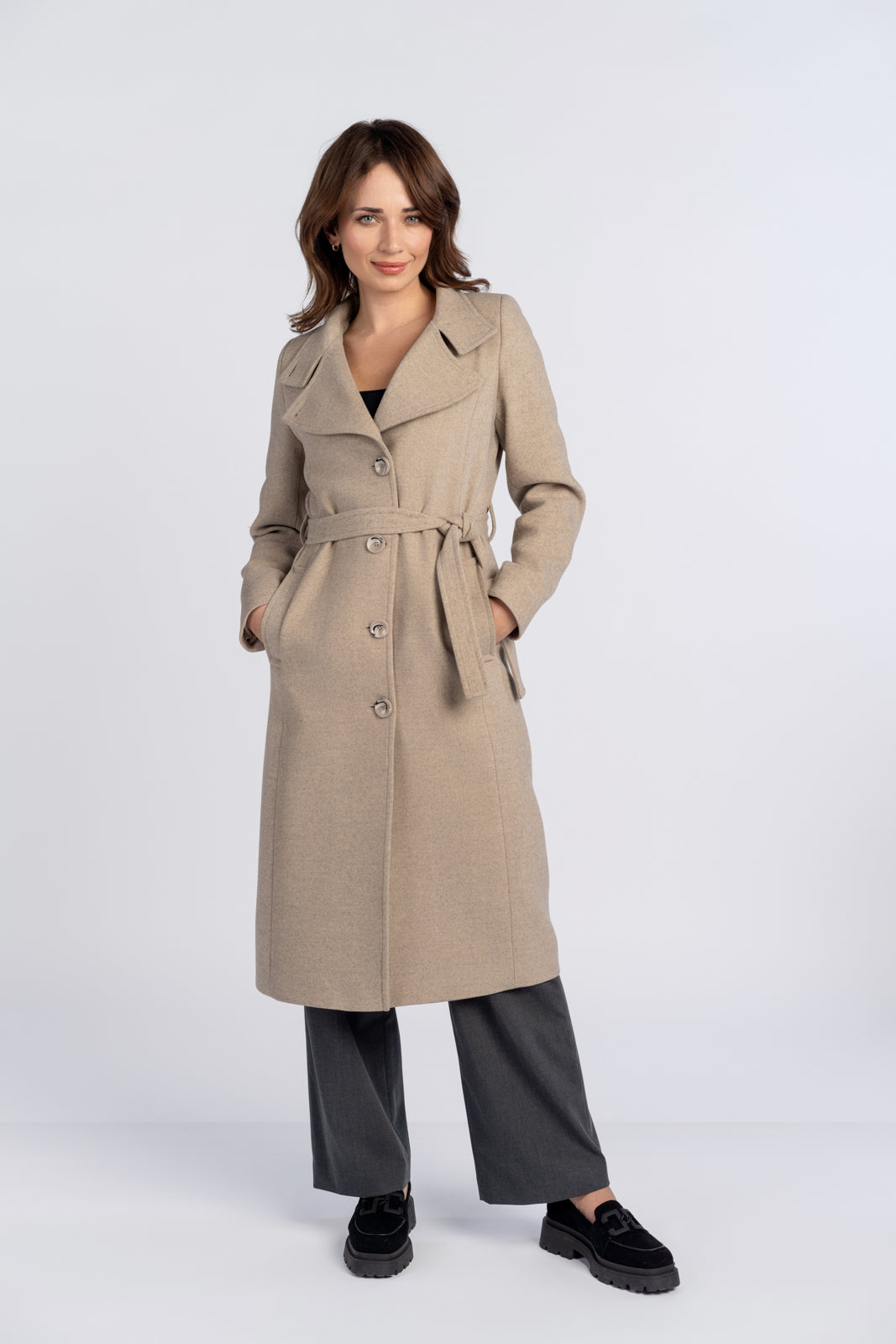 REGINA beige coat
