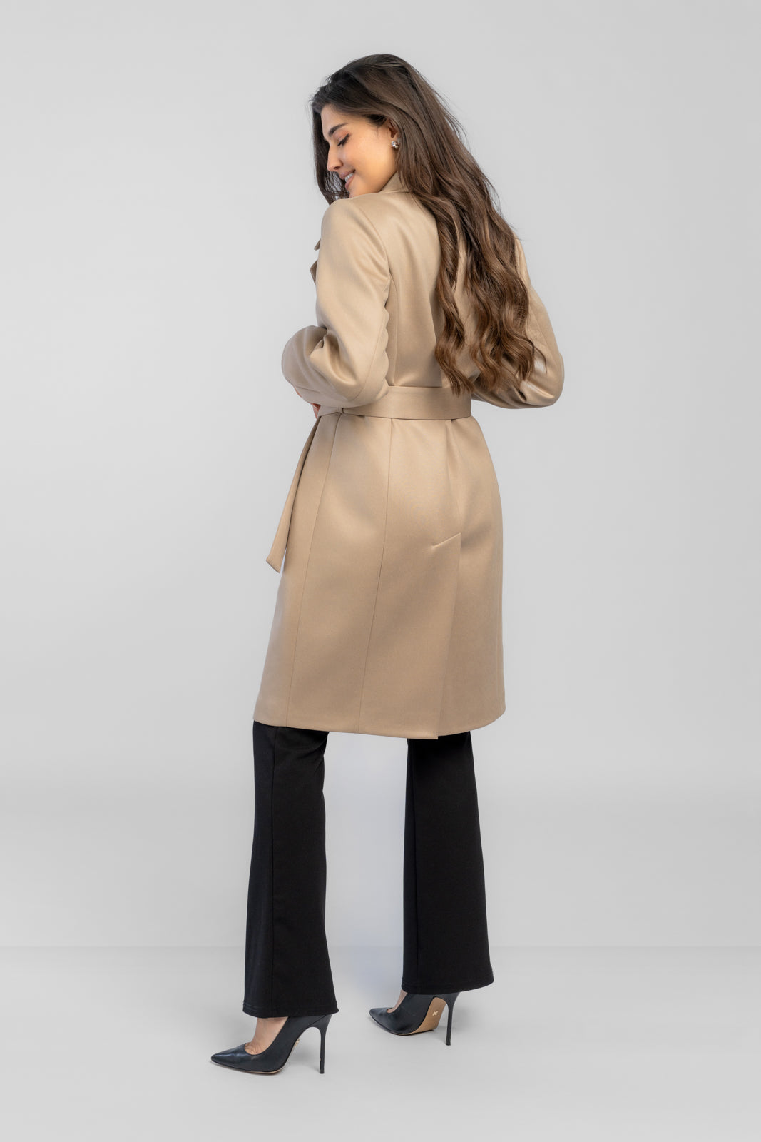 VERONICA beige coat