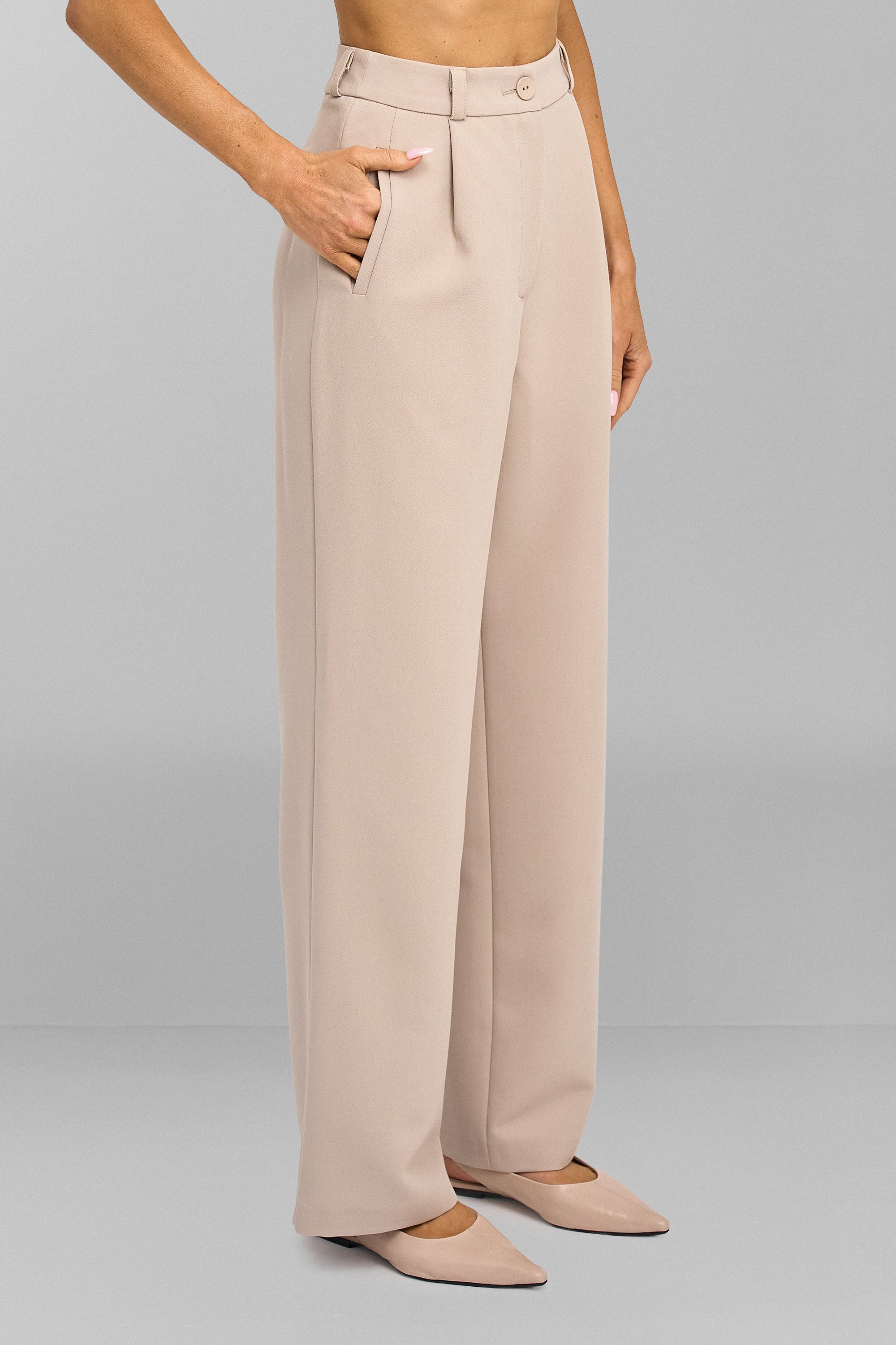 EWELINA latte trousers