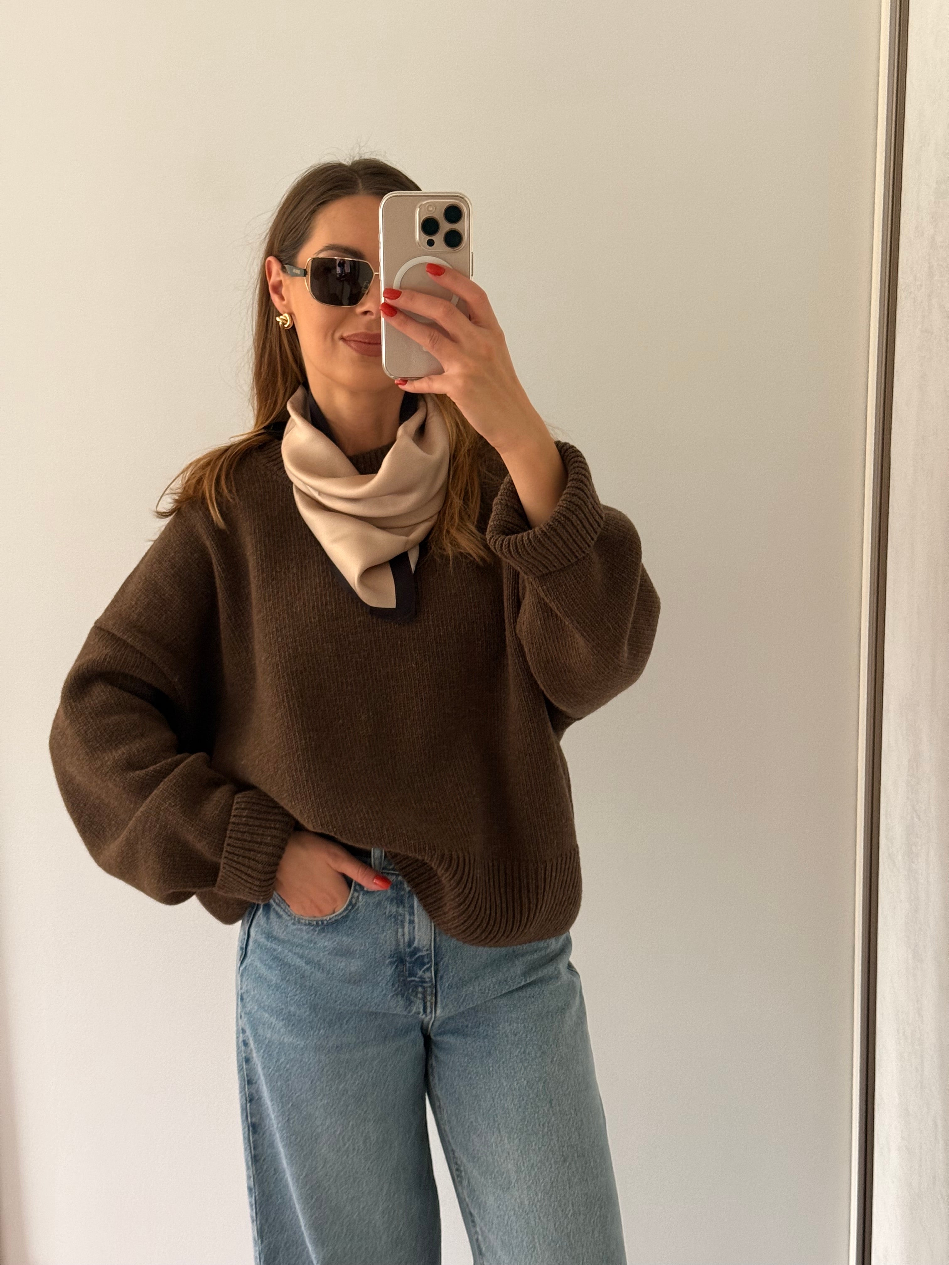 LIVIA chocolate sweater