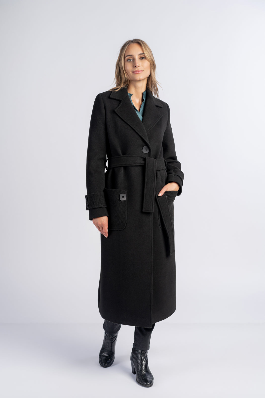 ESTERA coat black 