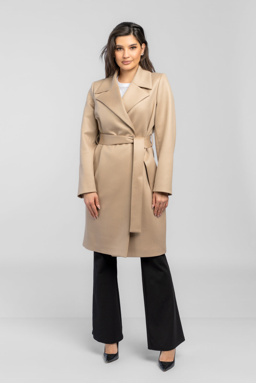 VERONICA beige coat
