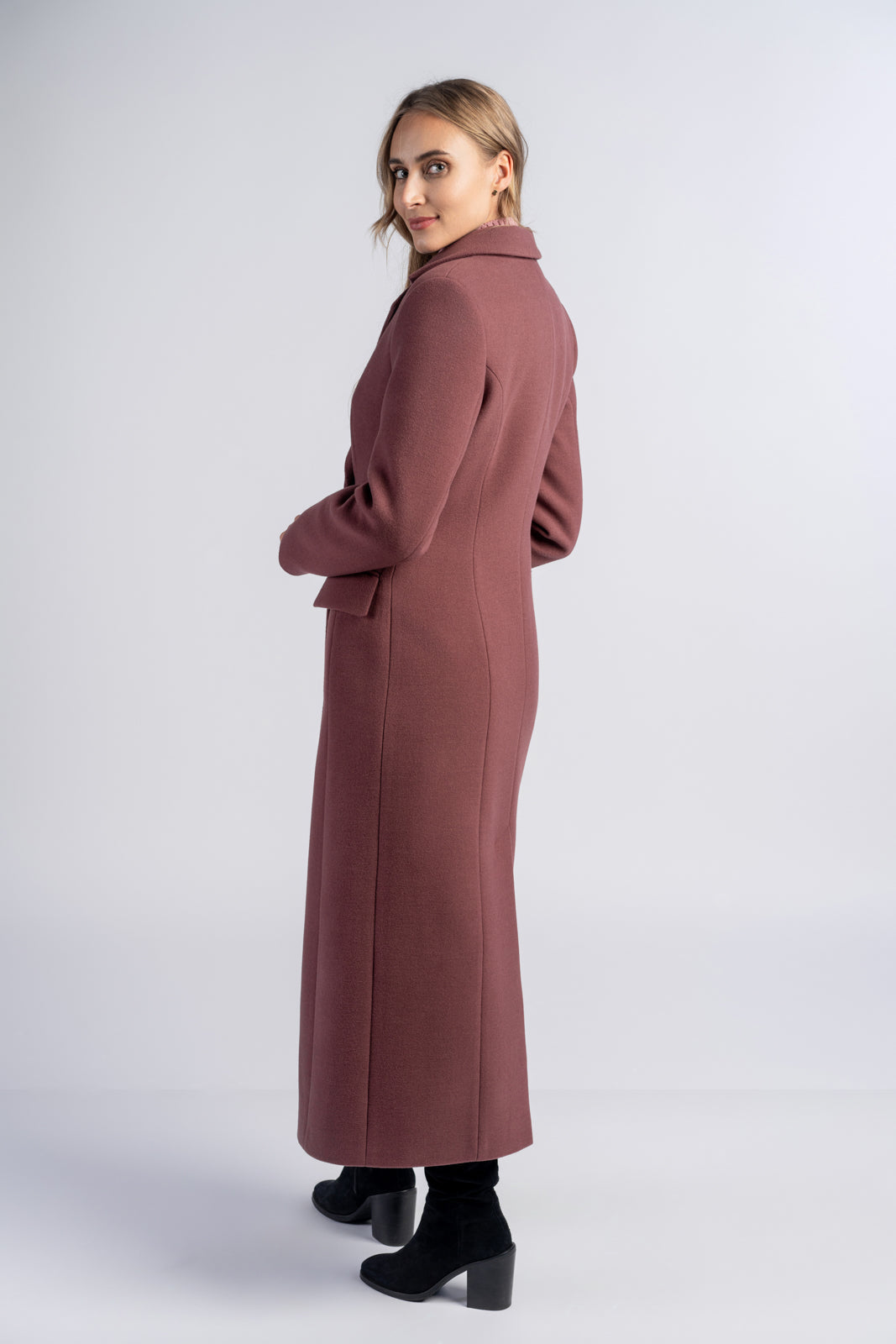 VIVIENNE burgundy coat