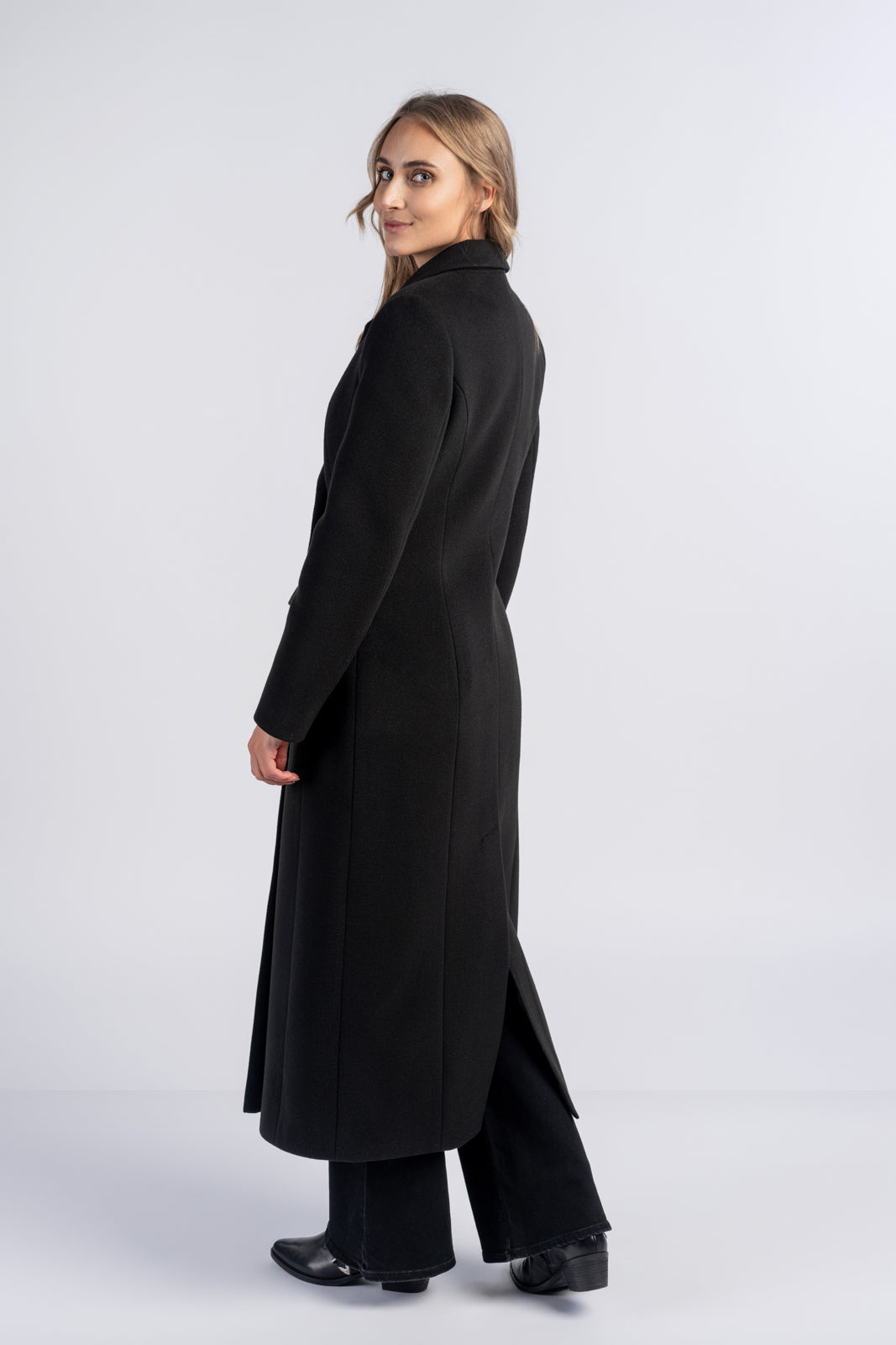 VIVIENNE black coat