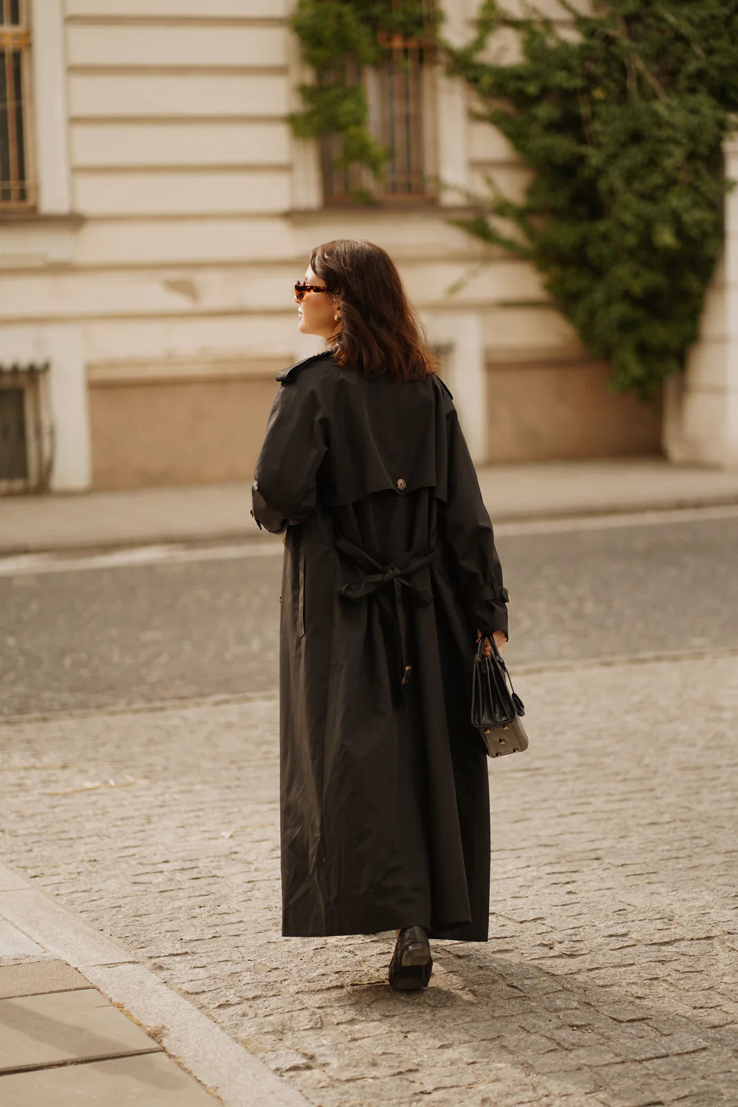 CYNTIA trench coat black
